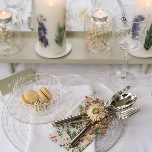 Tischdeko mit floraler Note