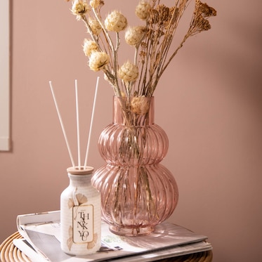 Vase mit Trockenblumen