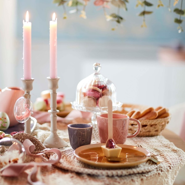 Romantický raňajkový stôl