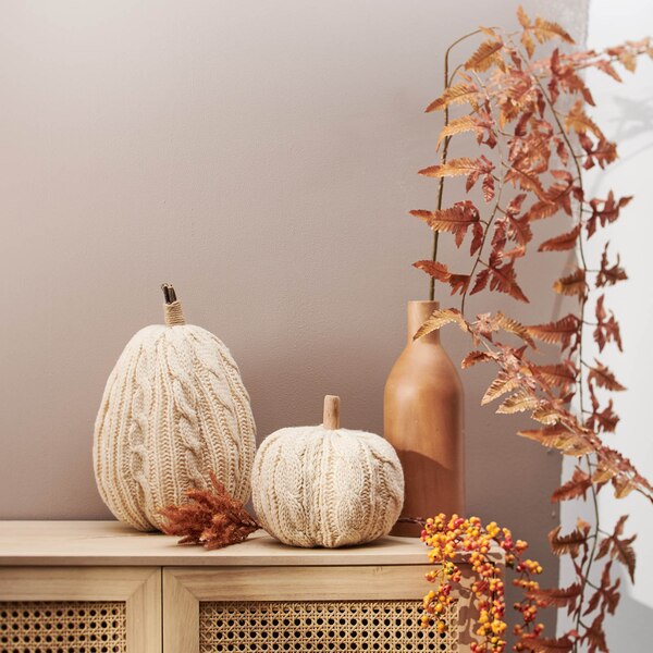 Jesenná dekorácia v zemitých tónoch